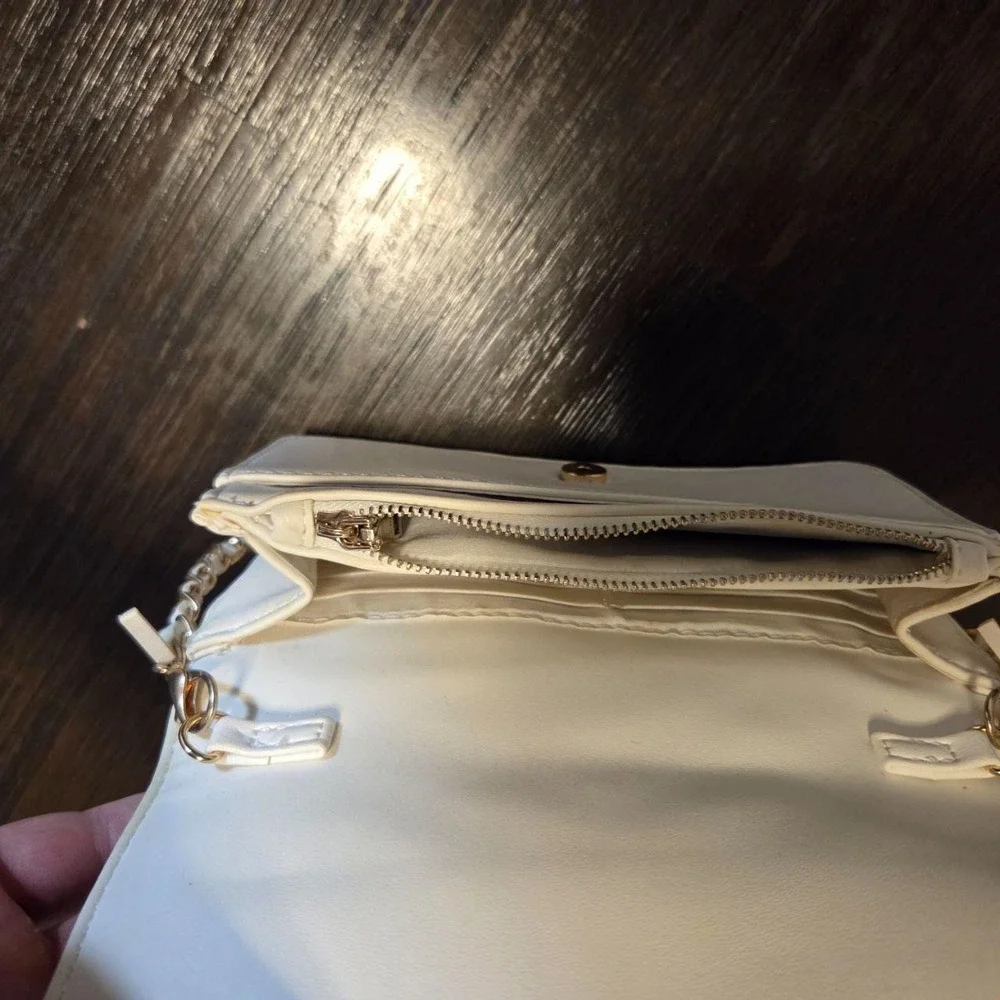 The Bebe Sophia Quilted Crossbody Bag in White